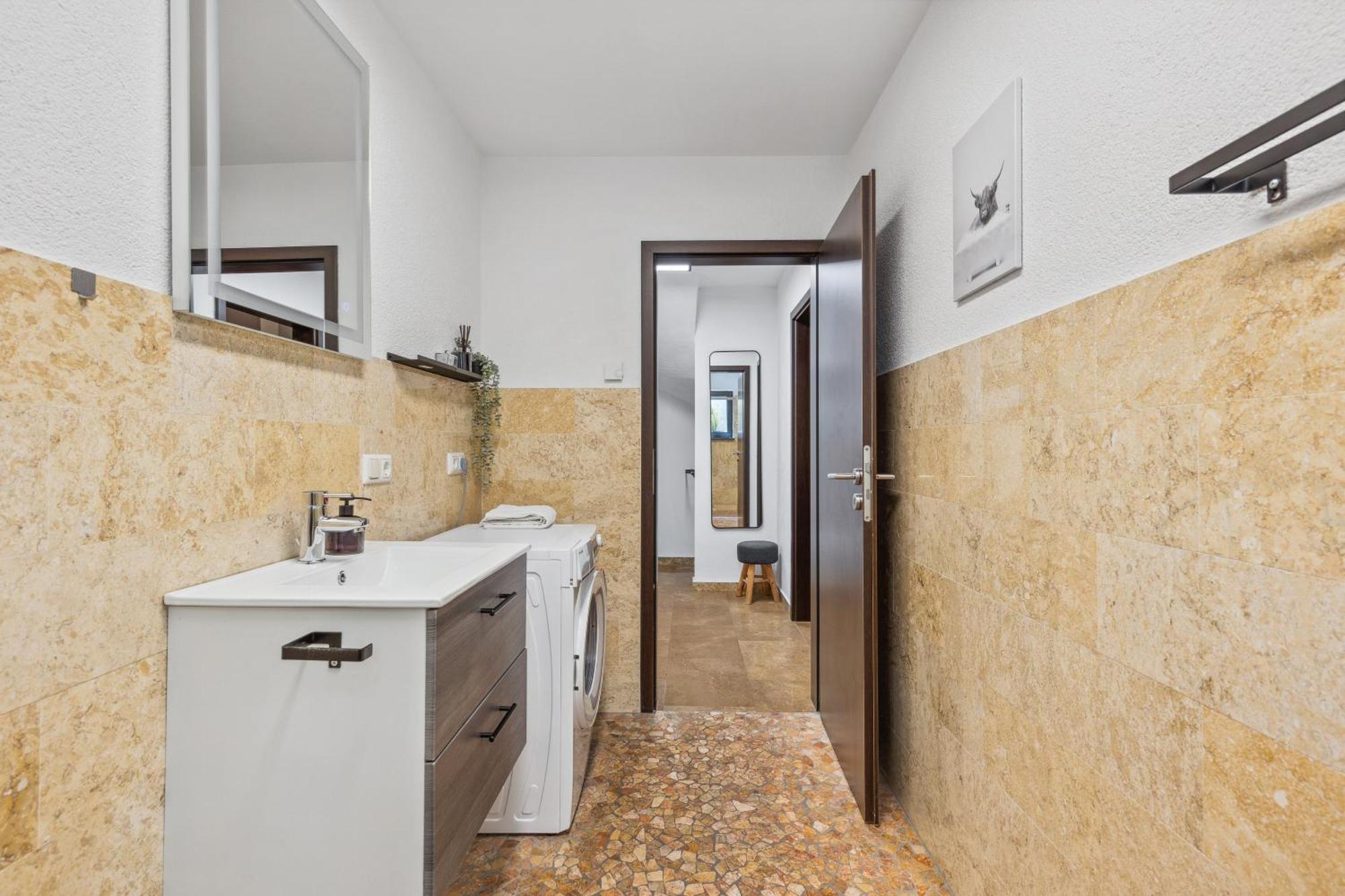 Fewo Moritz Mit Kleiner Terrasse Und Stellplatz Coburg Kültér fotó